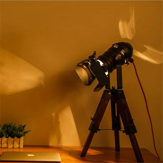 Lampe à poser bois et métal noir style projecteur vintage