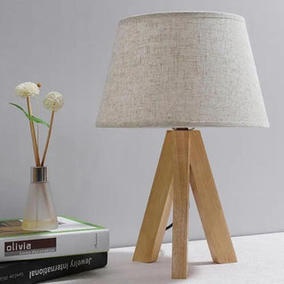 Lampe à poser bois trépied et tissu